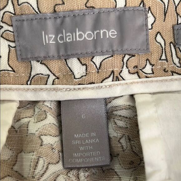 Liz Claiborne Beige and White Patterned Audra Capris size 6 - Picture 3 of 4